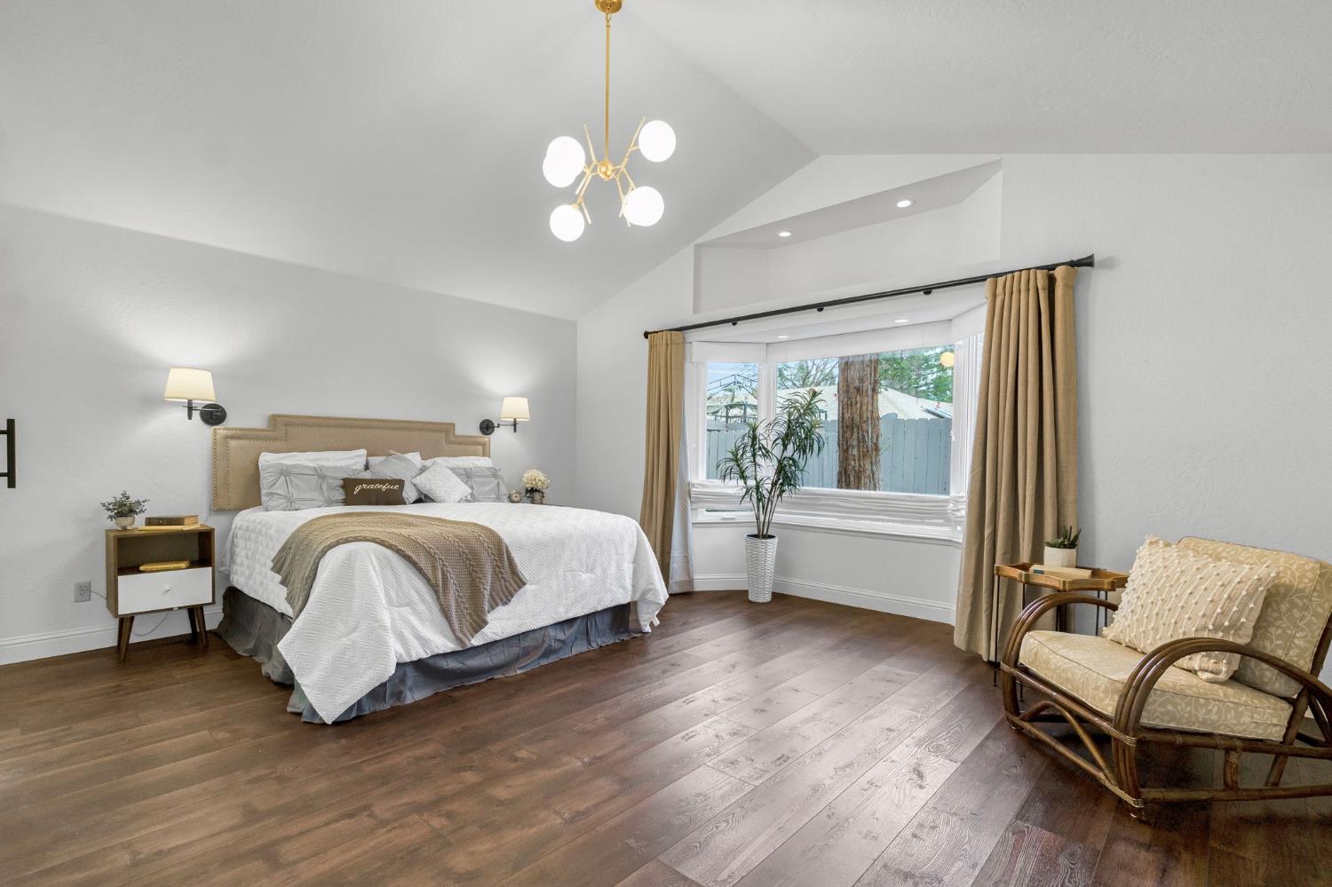 509 E Everglade Ave, Fresno, CA 93720