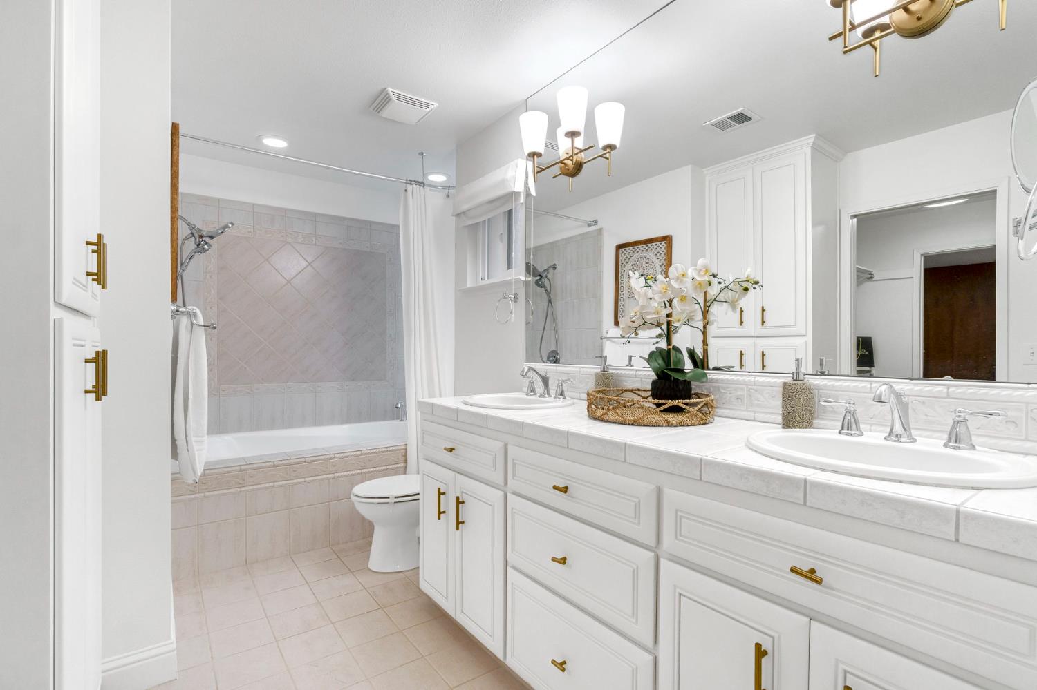 509 E Everglade Ave, Fresno, CA 93720