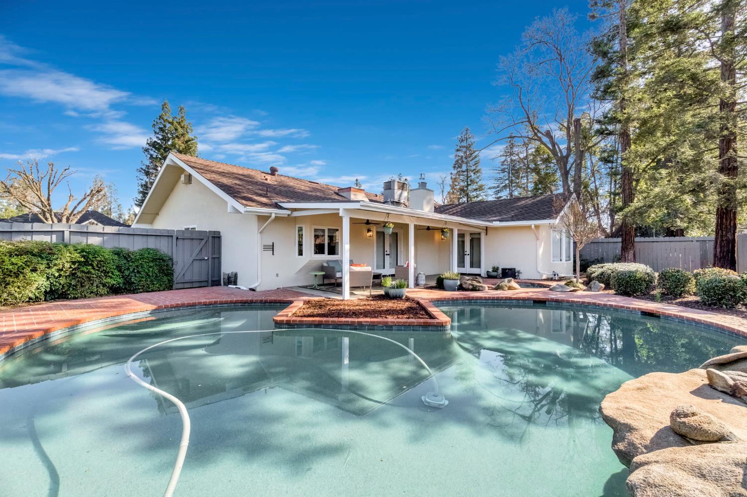 509 E Everglade Ave, Fresno, CA 93720