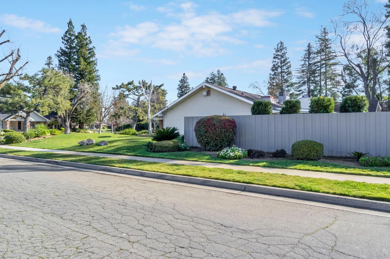 509 E Everglade Ave, Fresno, CA 93720