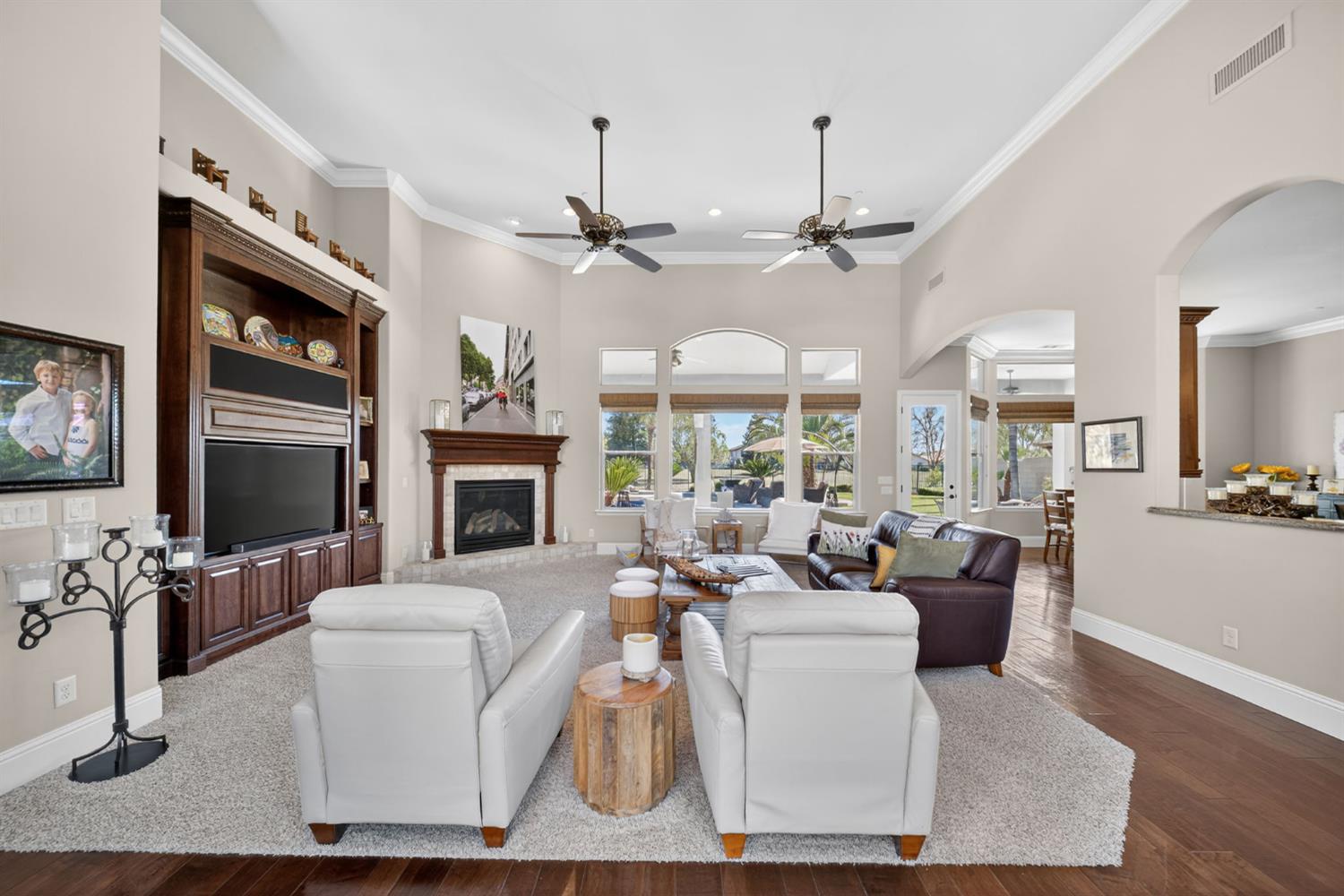 1783 E Clubhouse Dr, Fresno, CA 93730