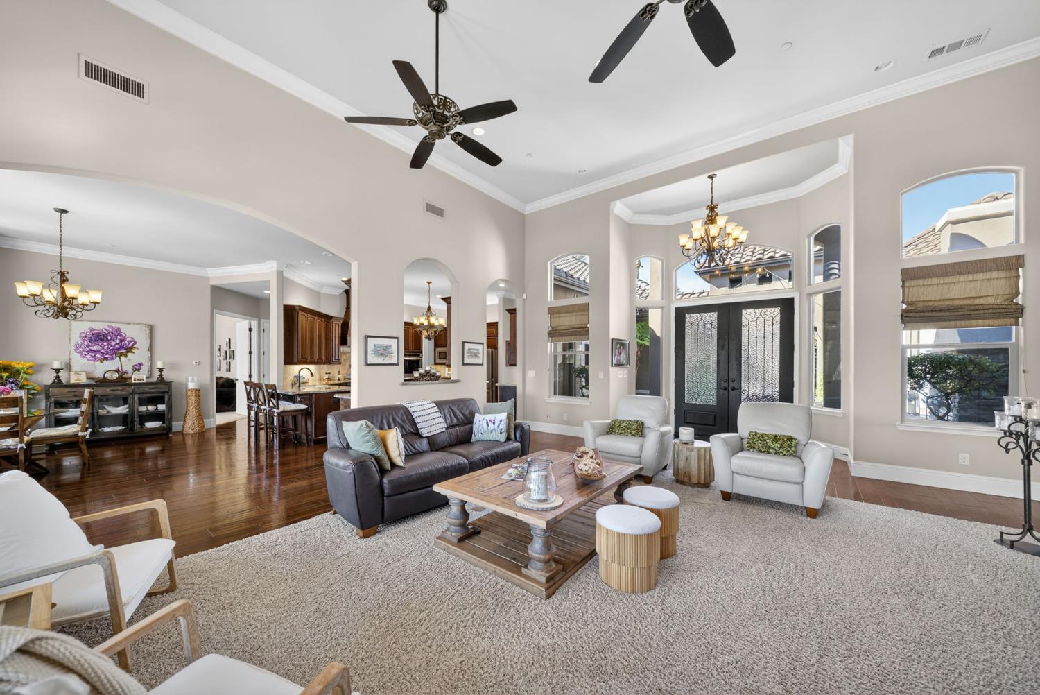 1783 E Clubhouse Dr, Fresno, CA 93730