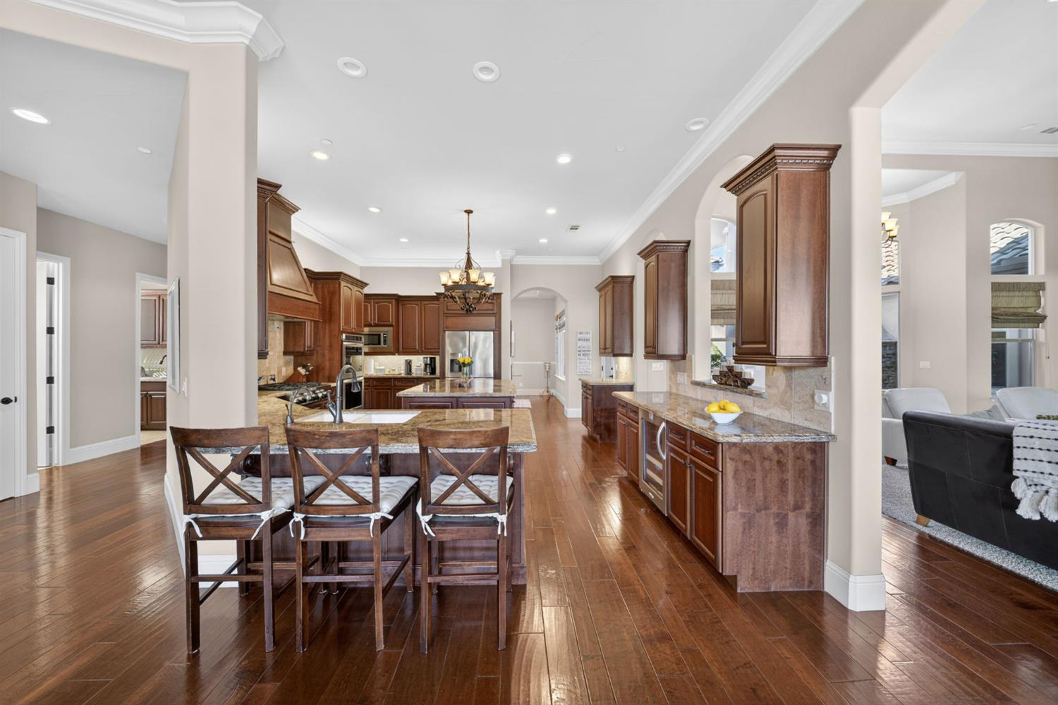 1783 E Clubhouse Dr, Fresno, CA 93730