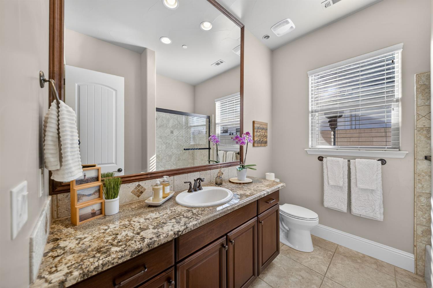 1783 E Clubhouse Dr, Fresno, CA 93730