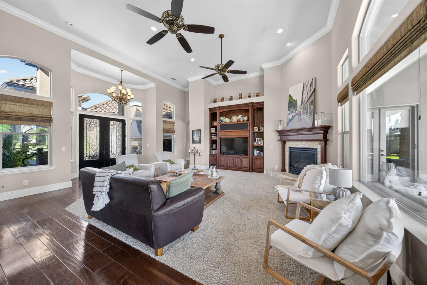 1783 E Clubhouse Dr, Fresno, CA 93730