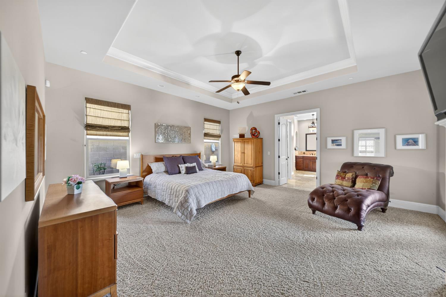 1783 E Clubhouse Dr, Fresno, CA 93730