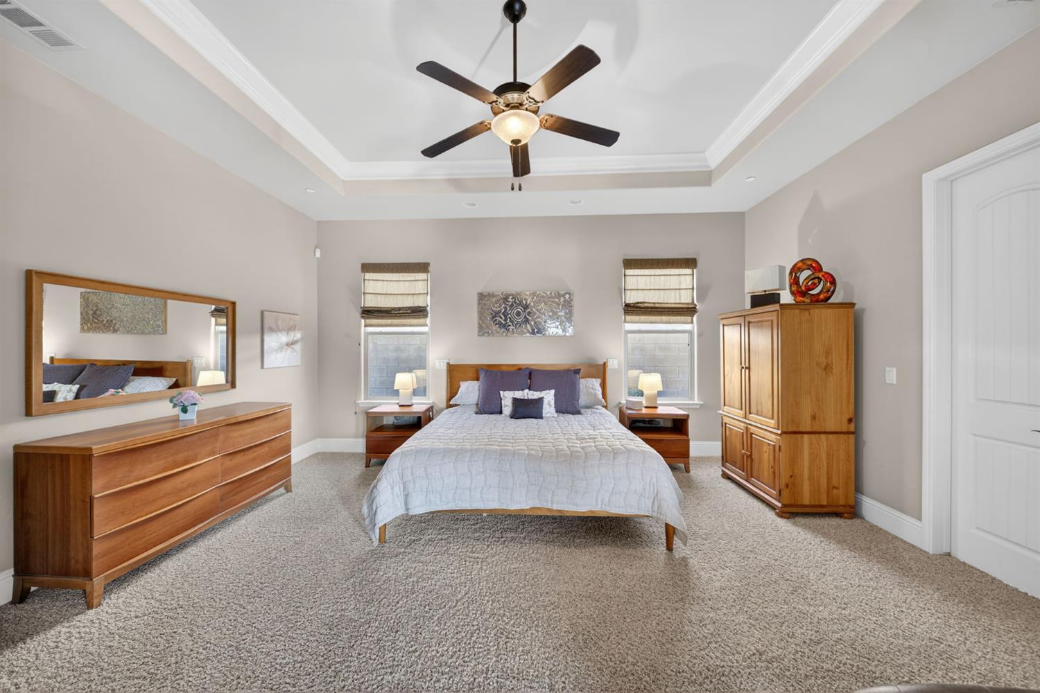 1783 E Clubhouse Dr, Fresno, CA 93730