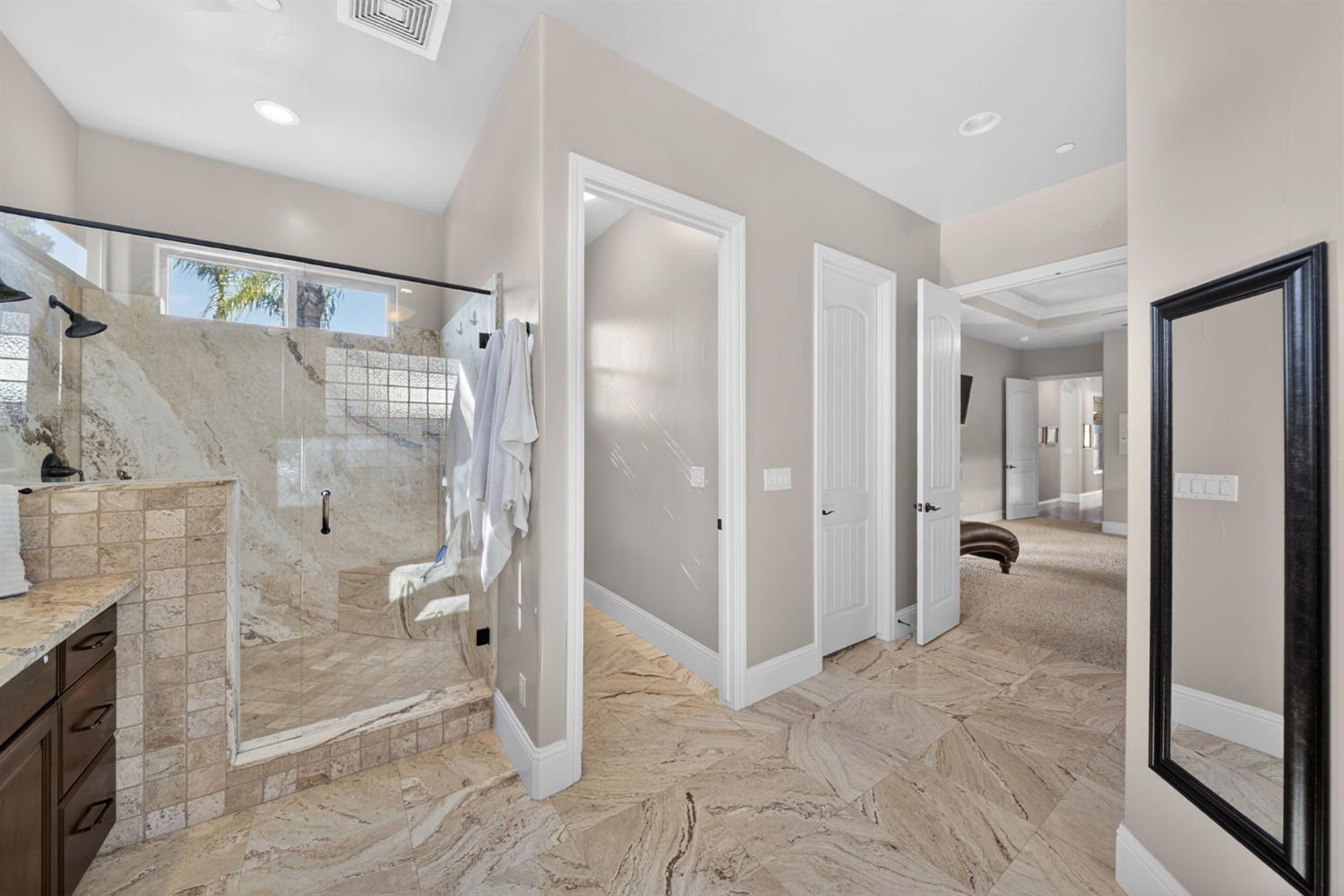 1783 E Clubhouse Dr, Fresno, CA 93730