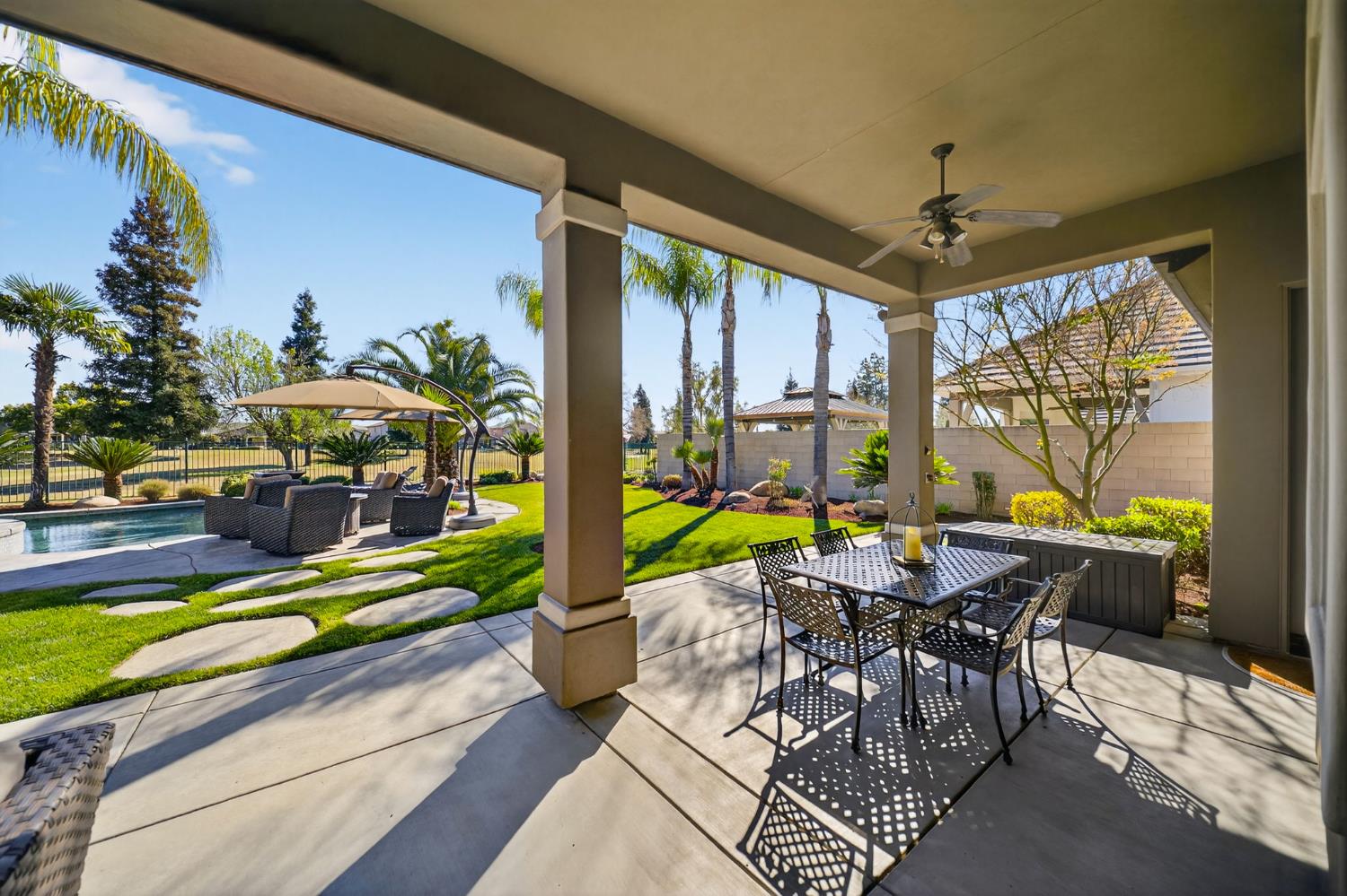 1783 E Clubhouse Dr, Fresno, CA 93730