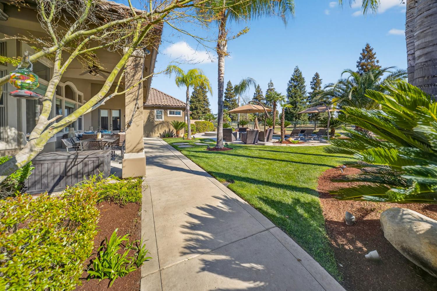 1783 E Clubhouse Dr, Fresno, CA 93730