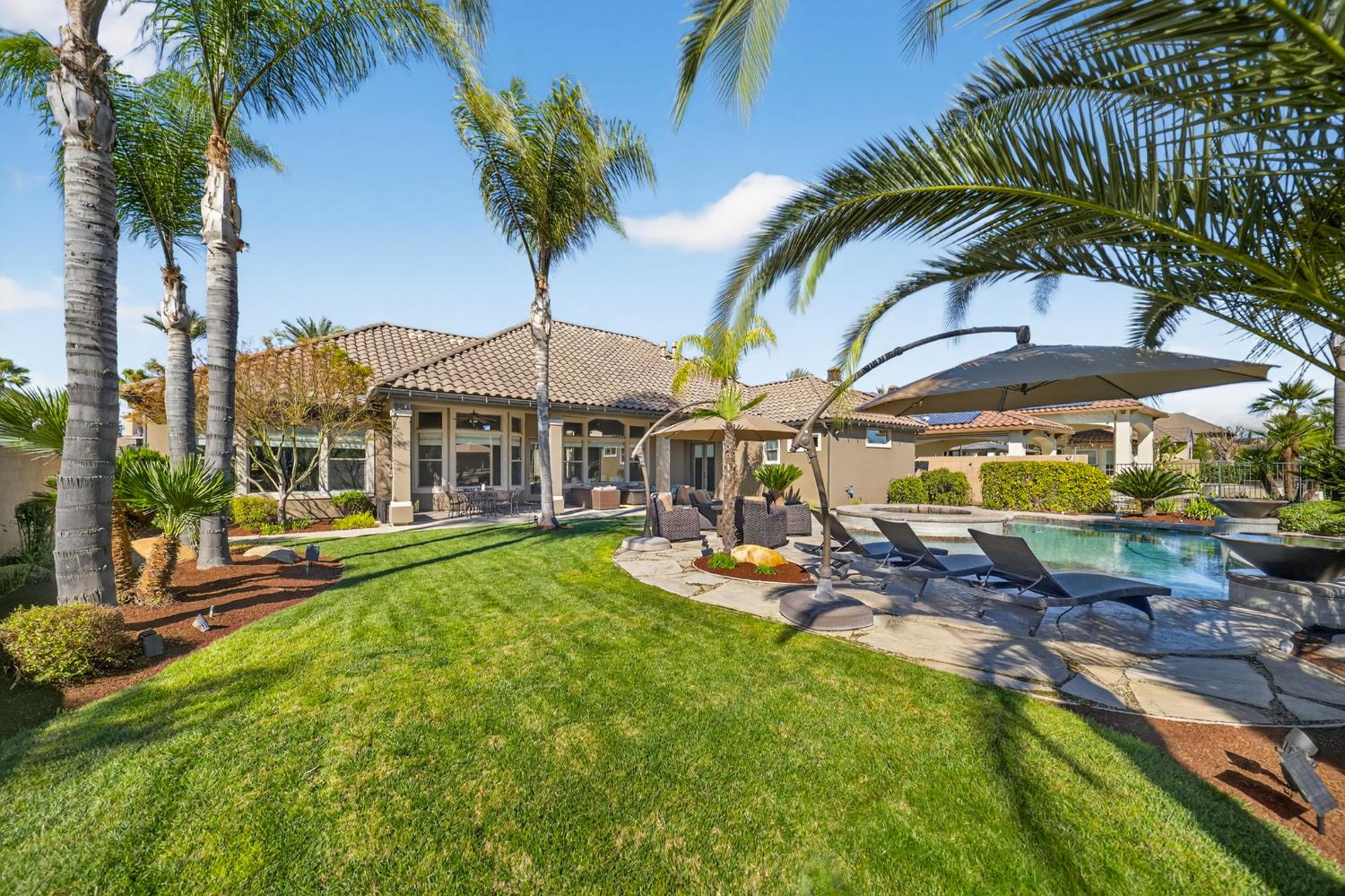 1783 E Clubhouse Dr, Fresno, CA 93730