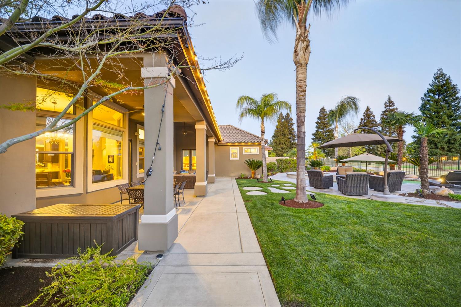 1783 E Clubhouse Dr, Fresno, CA 93730