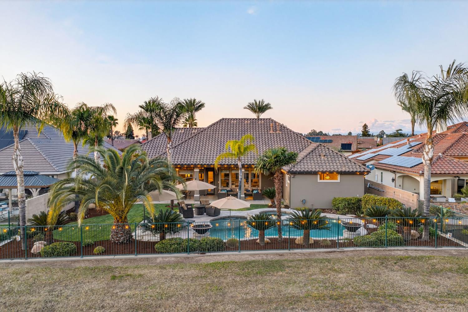 1783 E Clubhouse Dr, Fresno, CA 93730