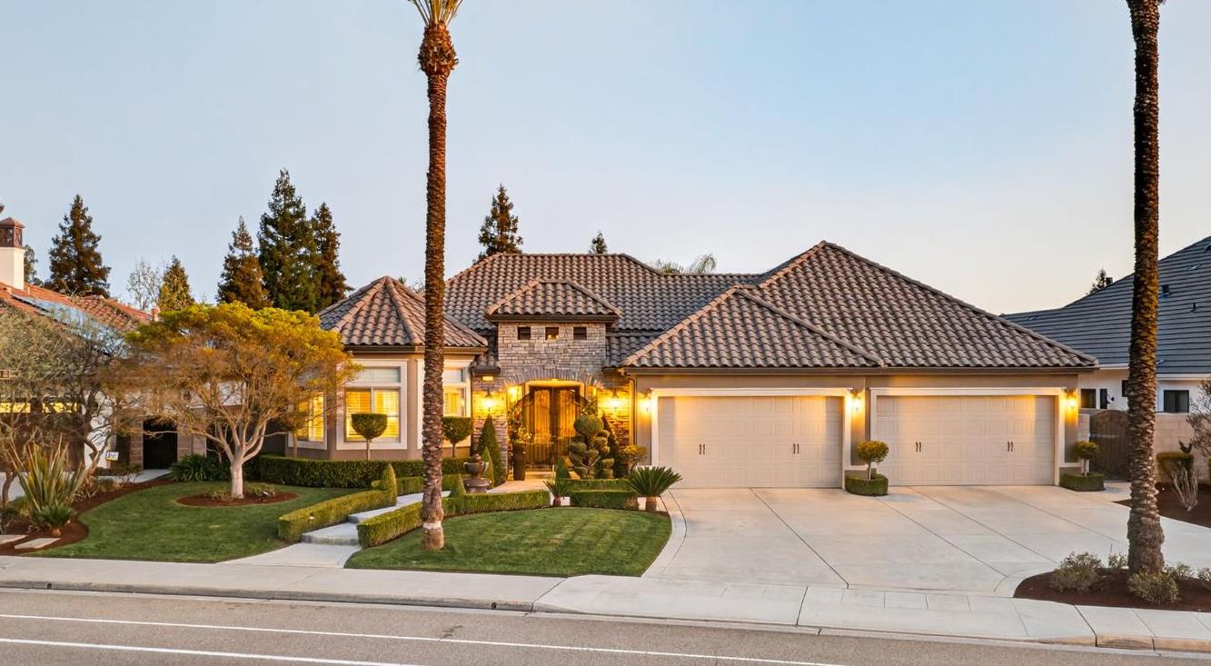 1783 E Clubhouse Dr, Fresno, CA 93730