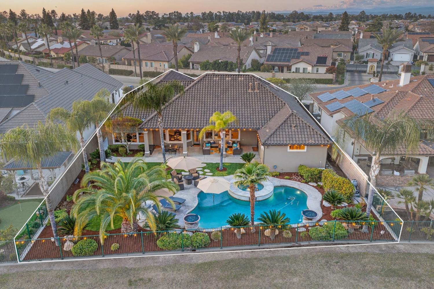 1783 E Clubhouse Dr, Fresno, CA 93730