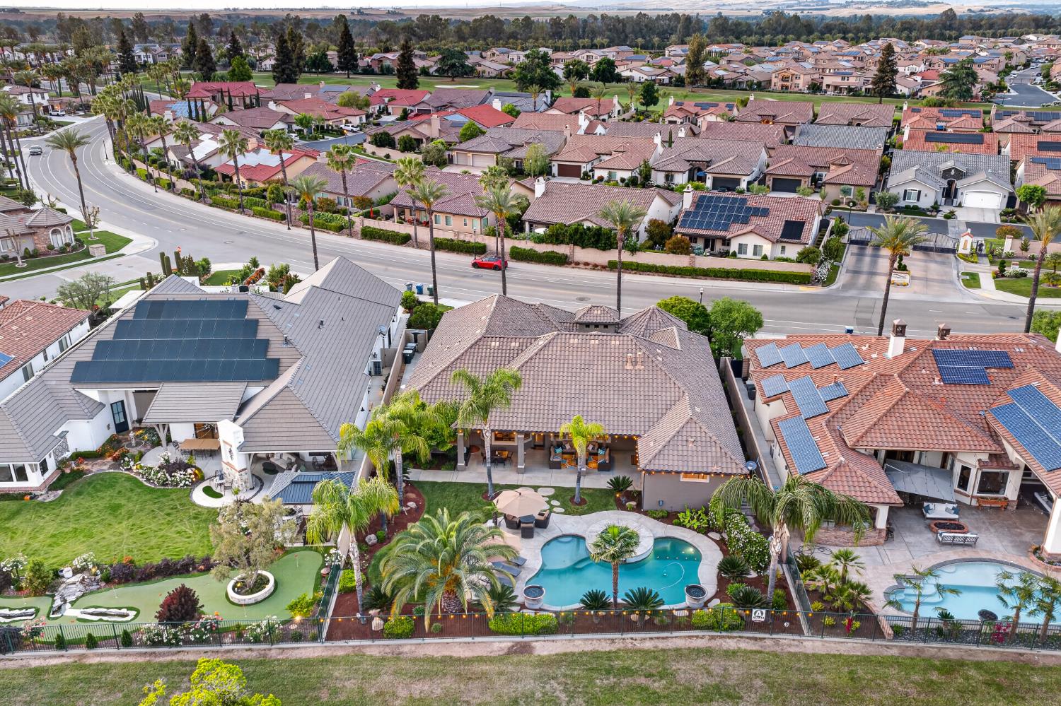 1783 E Clubhouse Dr, Fresno, CA 93730