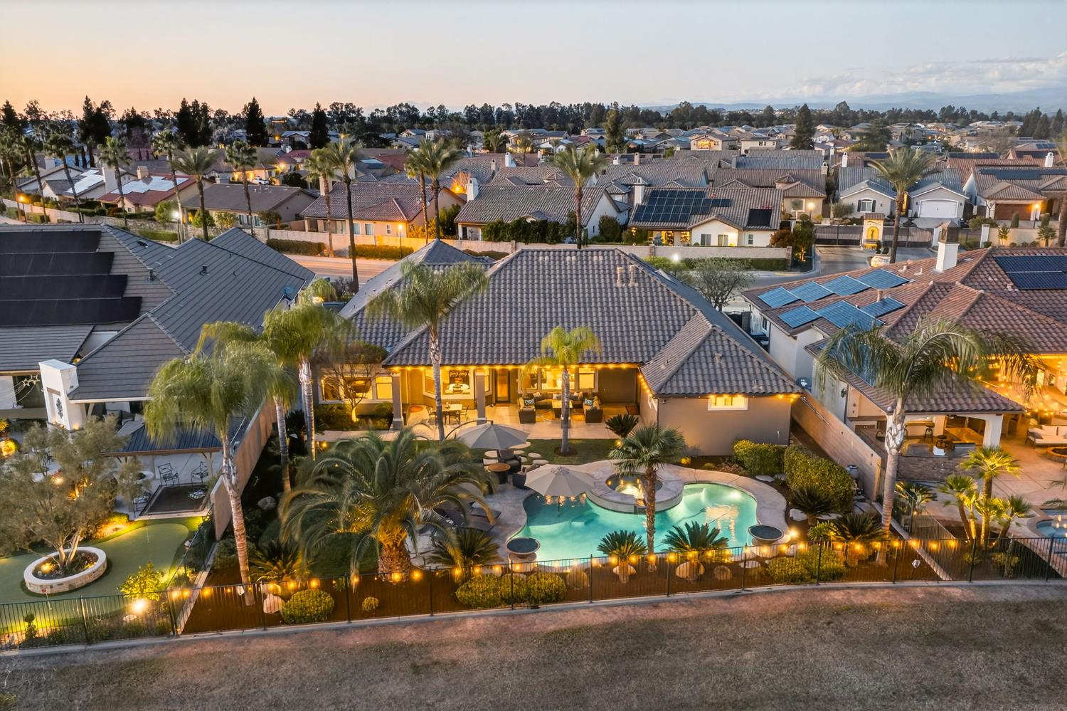 1783 E Clubhouse Dr, Fresno, CA 93730