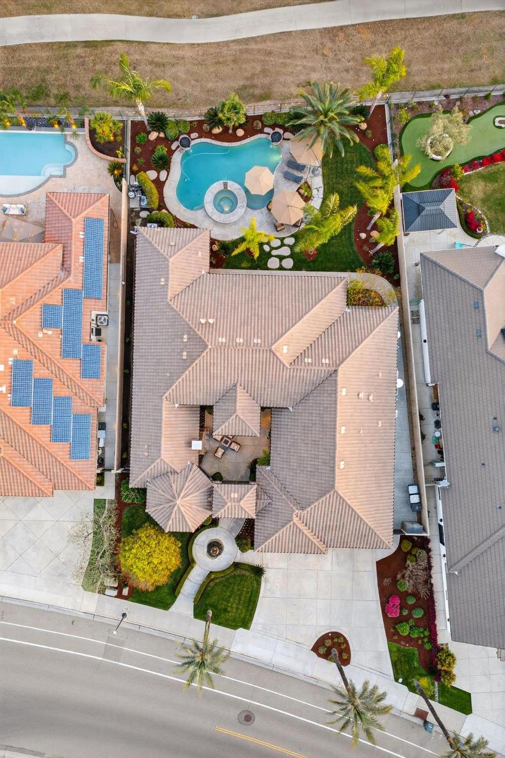 1783 E Clubhouse Dr, Fresno, CA 93730