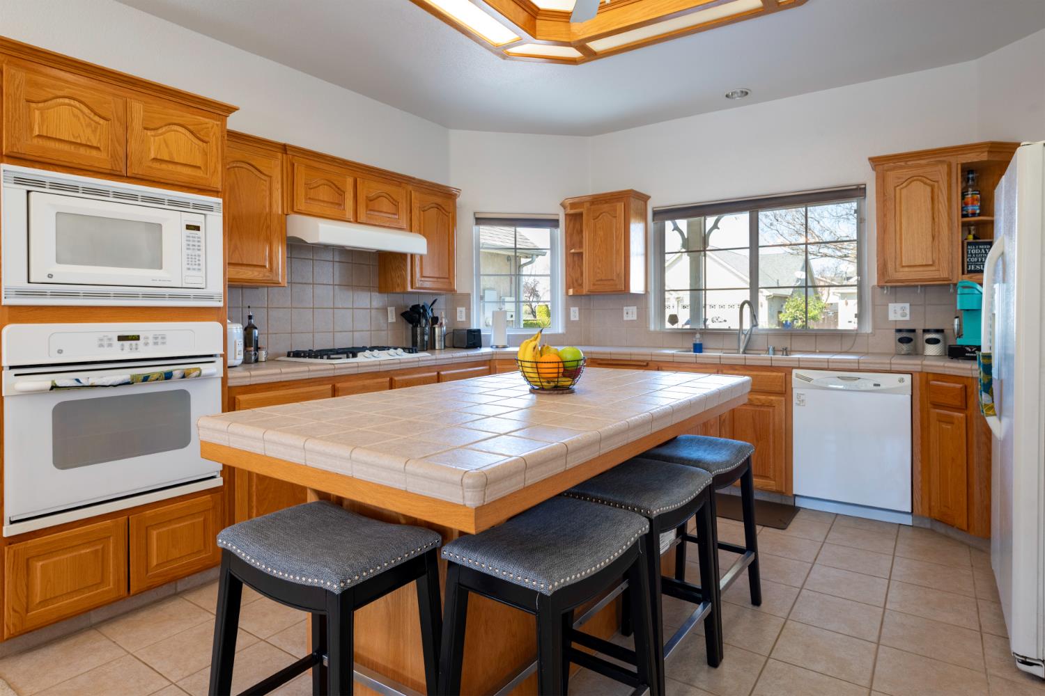 6525 E Raco Ave, Fresno, CA 93727