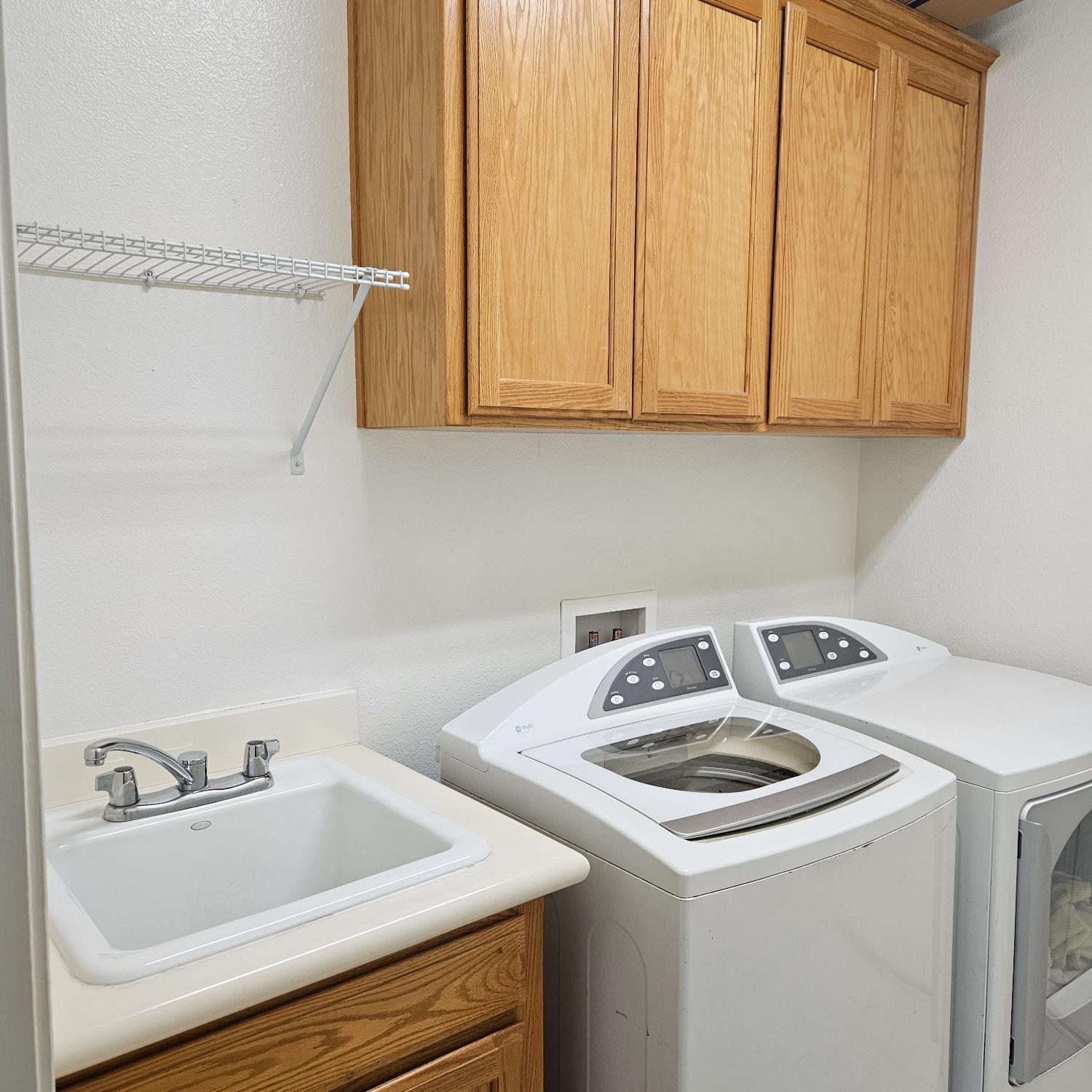 6525 E Raco Ave, Fresno, CA 93727