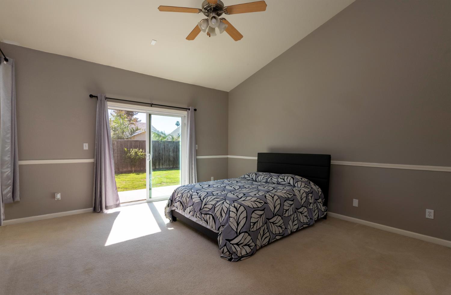 6525 E Raco Ave, Fresno, CA 93727