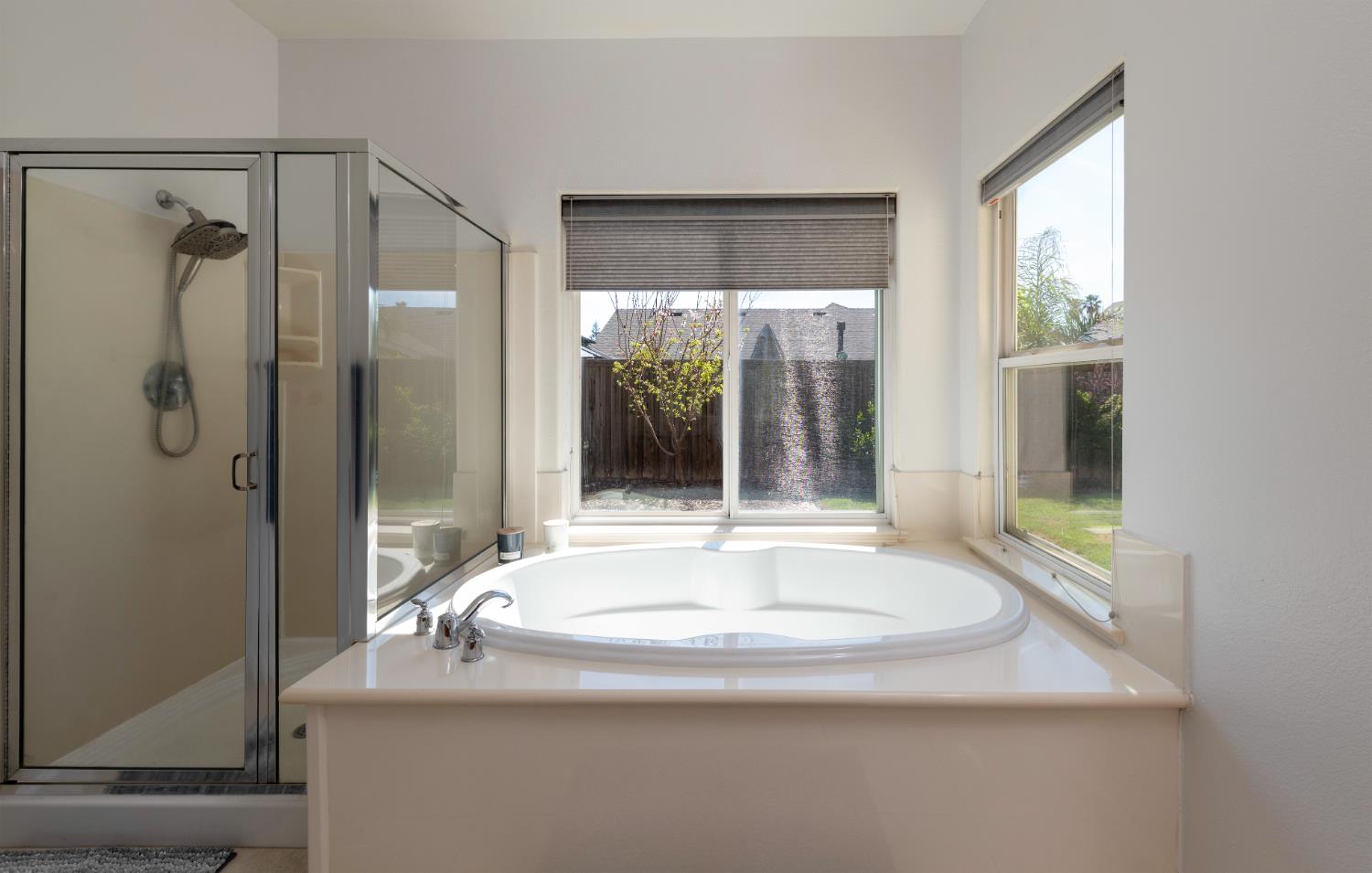 6525 E Raco Ave, Fresno, CA 93727