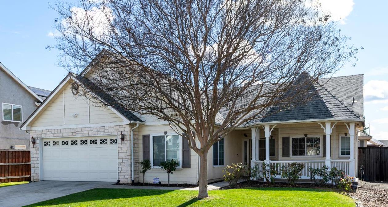 6525 E Raco Ave, Fresno, CA 93727