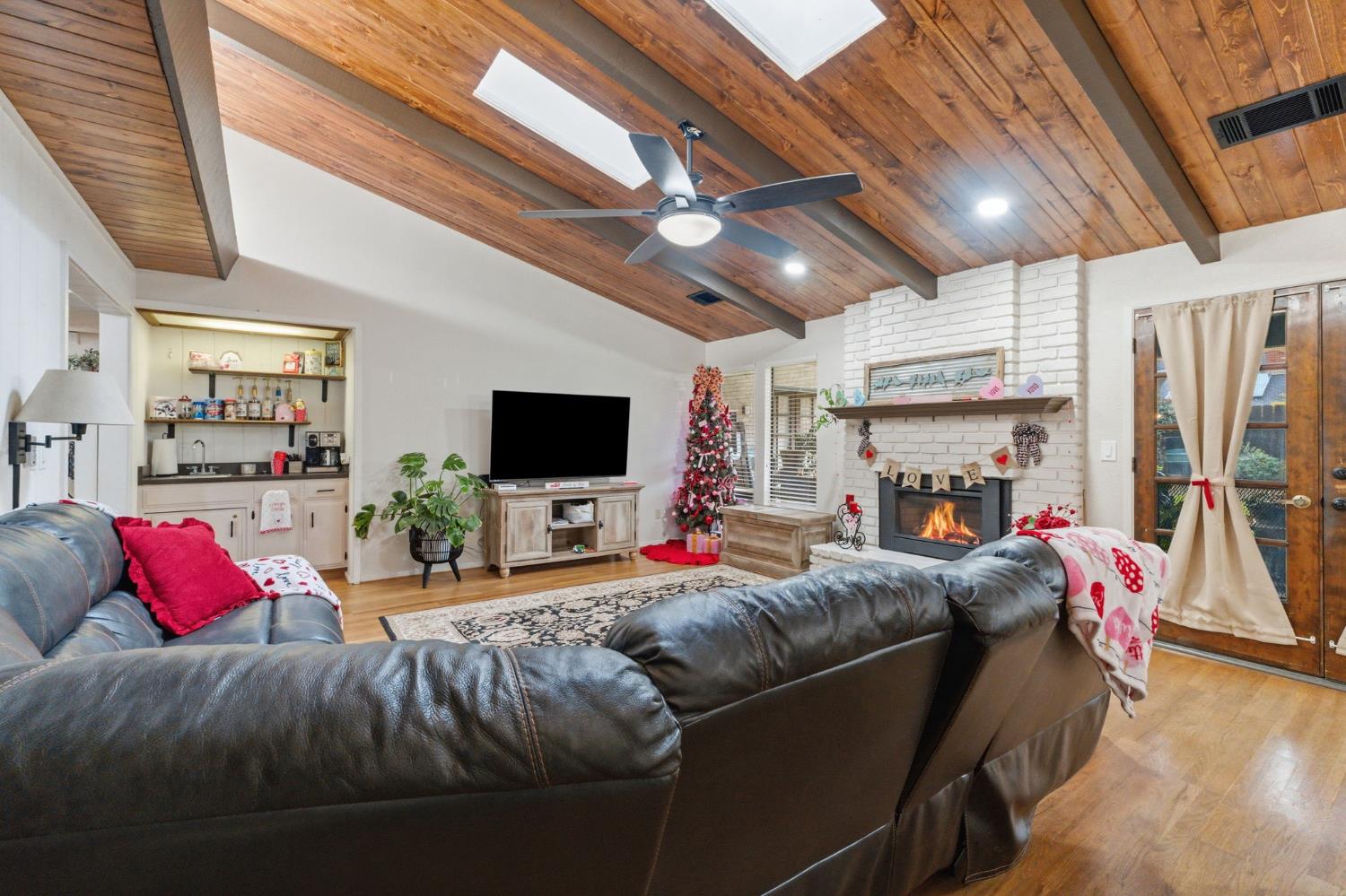 6479 N Blosser Ave, Fresno, CA 93711