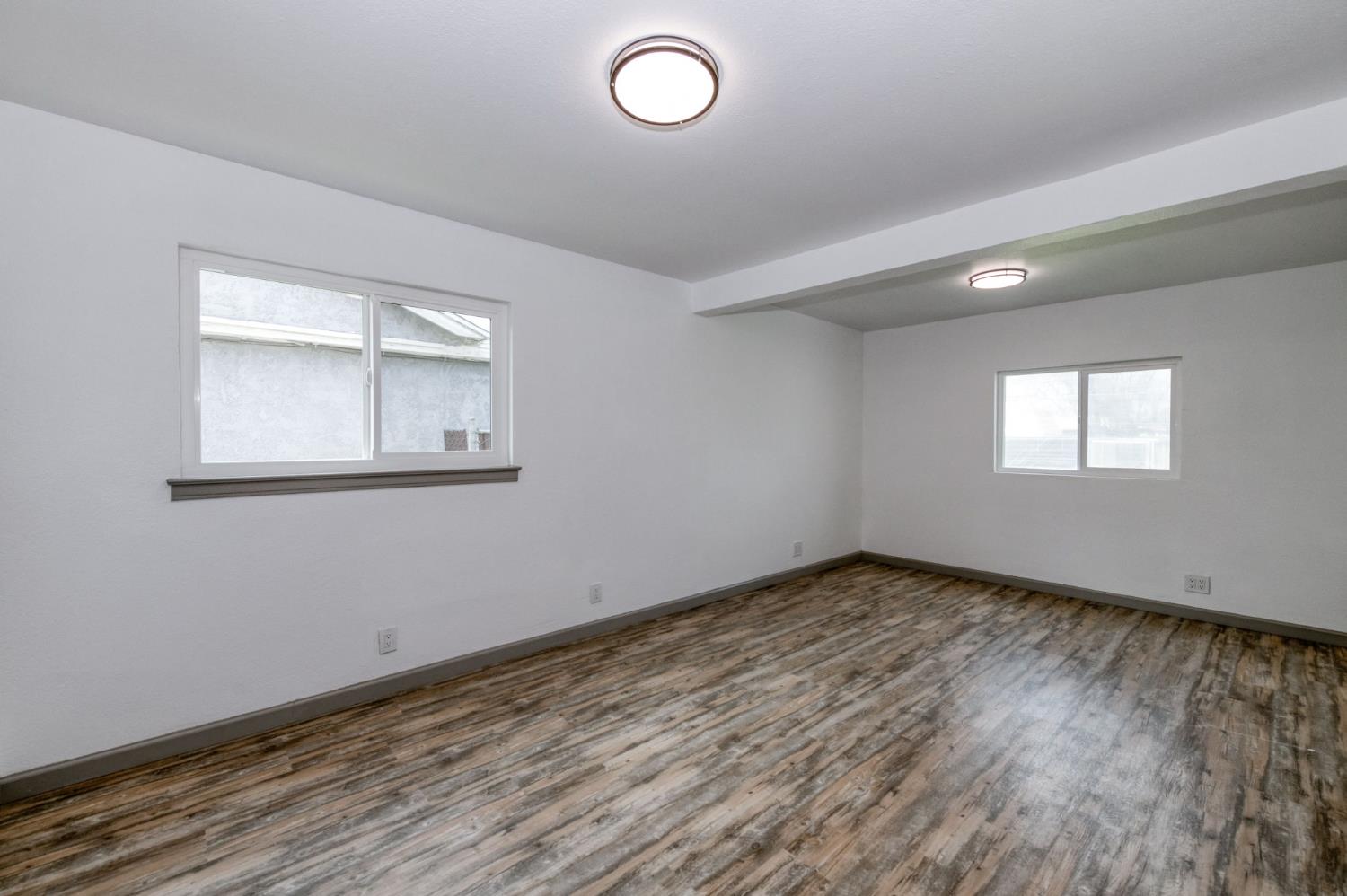 937 E Calwa Ave, Fresno, CA 93706