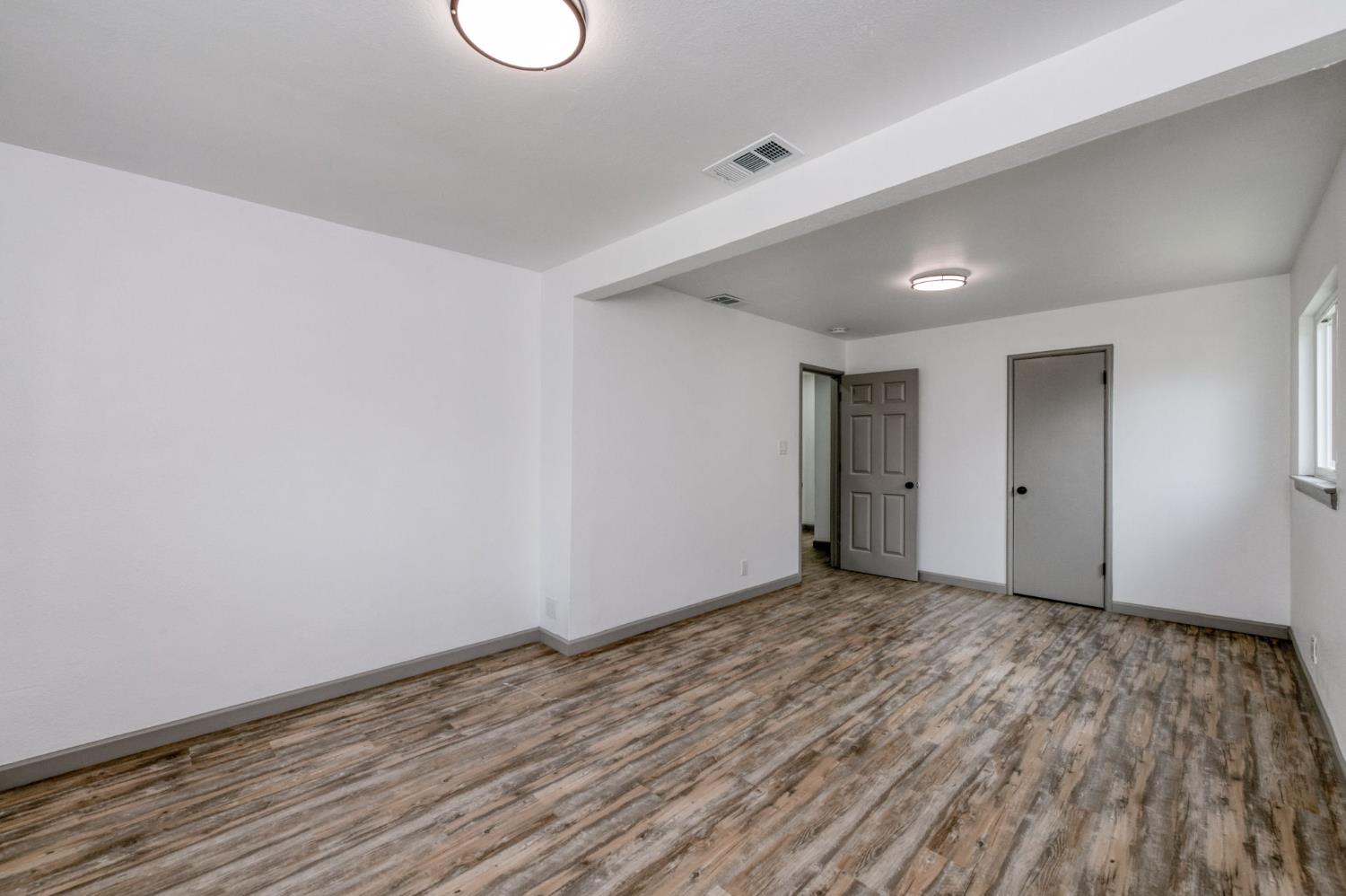 937 E Calwa Ave, Fresno, CA 93706