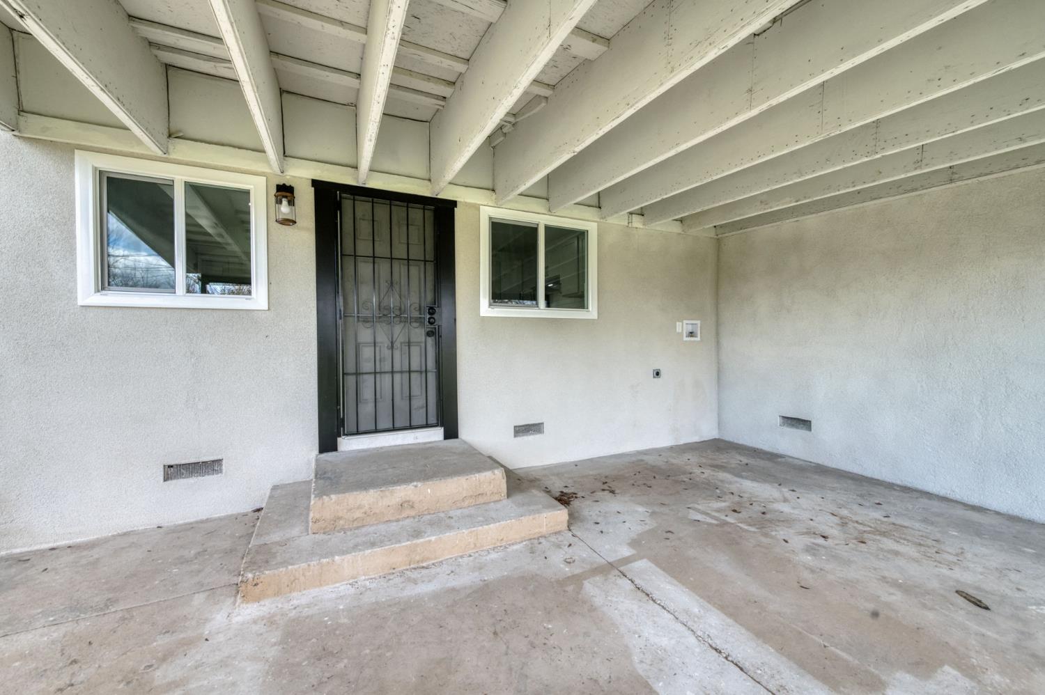 937 E Calwa Ave, Fresno, CA 93706