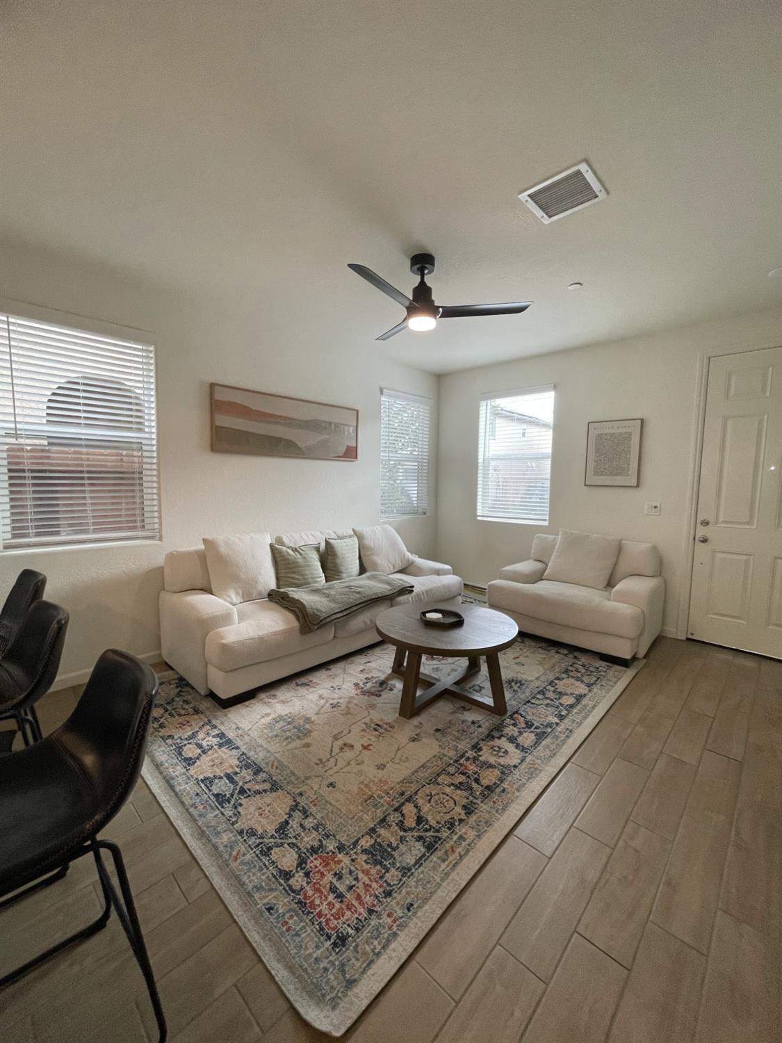 6302 E Moscato Dr, Fresno, CA 93727