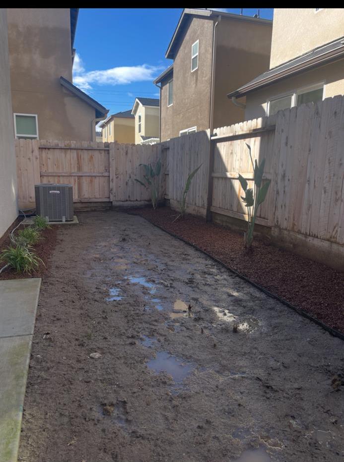 6302 E Moscato Dr, Fresno, CA 93727