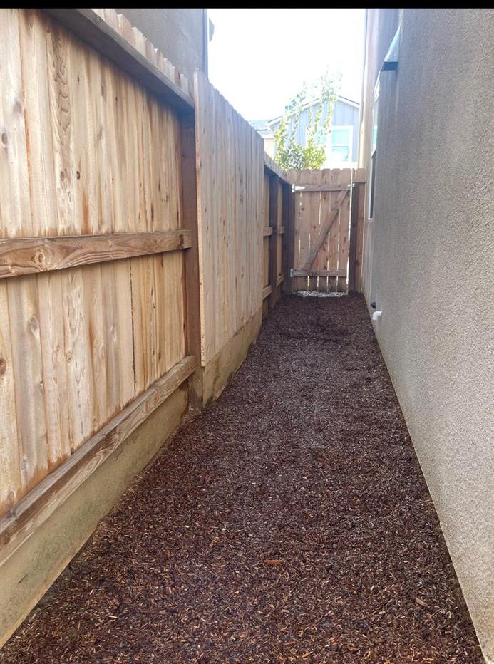 6302 E Moscato Dr, Fresno, CA 93727