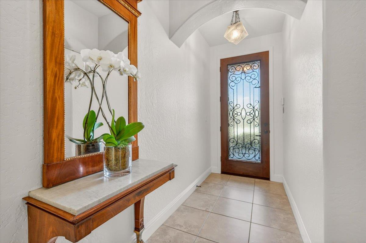 11370 N Via Napoli Dr, Fresno, CA 93730