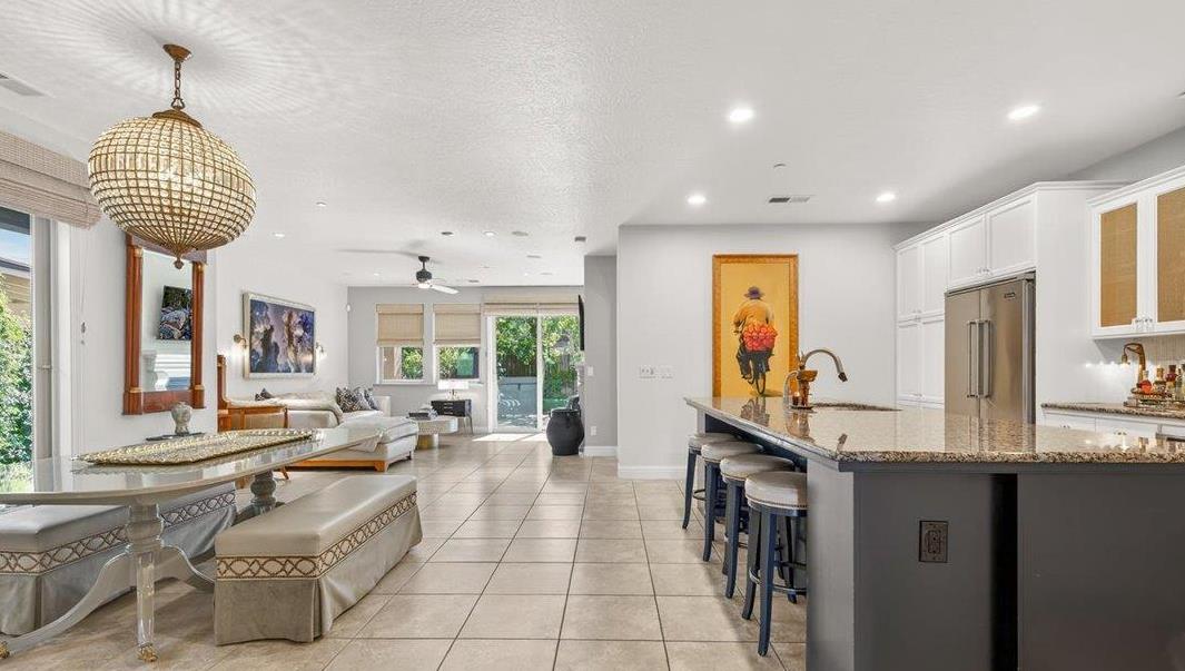 11370 N Via Napoli Dr, Fresno, CA 93730