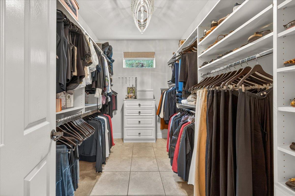 11370 N Via Napoli Dr, Fresno, CA 93730