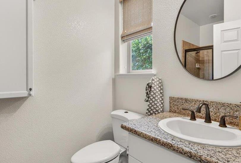 11370 N Via Napoli Dr, Fresno, CA 93730