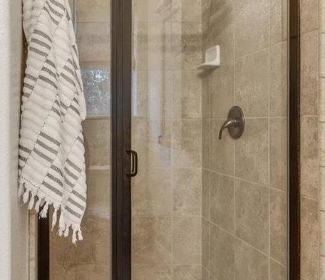 11370 N Via Napoli Dr, Fresno, CA 93730