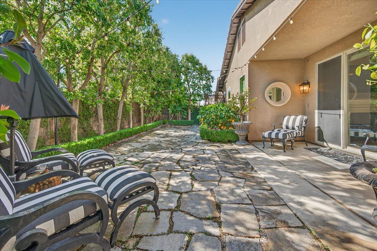 11370 N Via Napoli Dr, Fresno, CA 93730