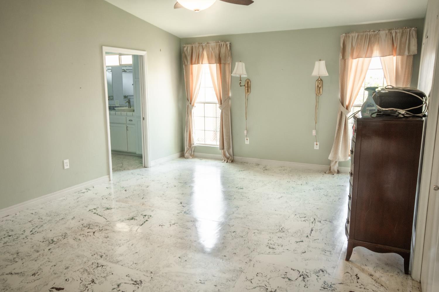 22750 White Ave, Strathmore, CA 93267