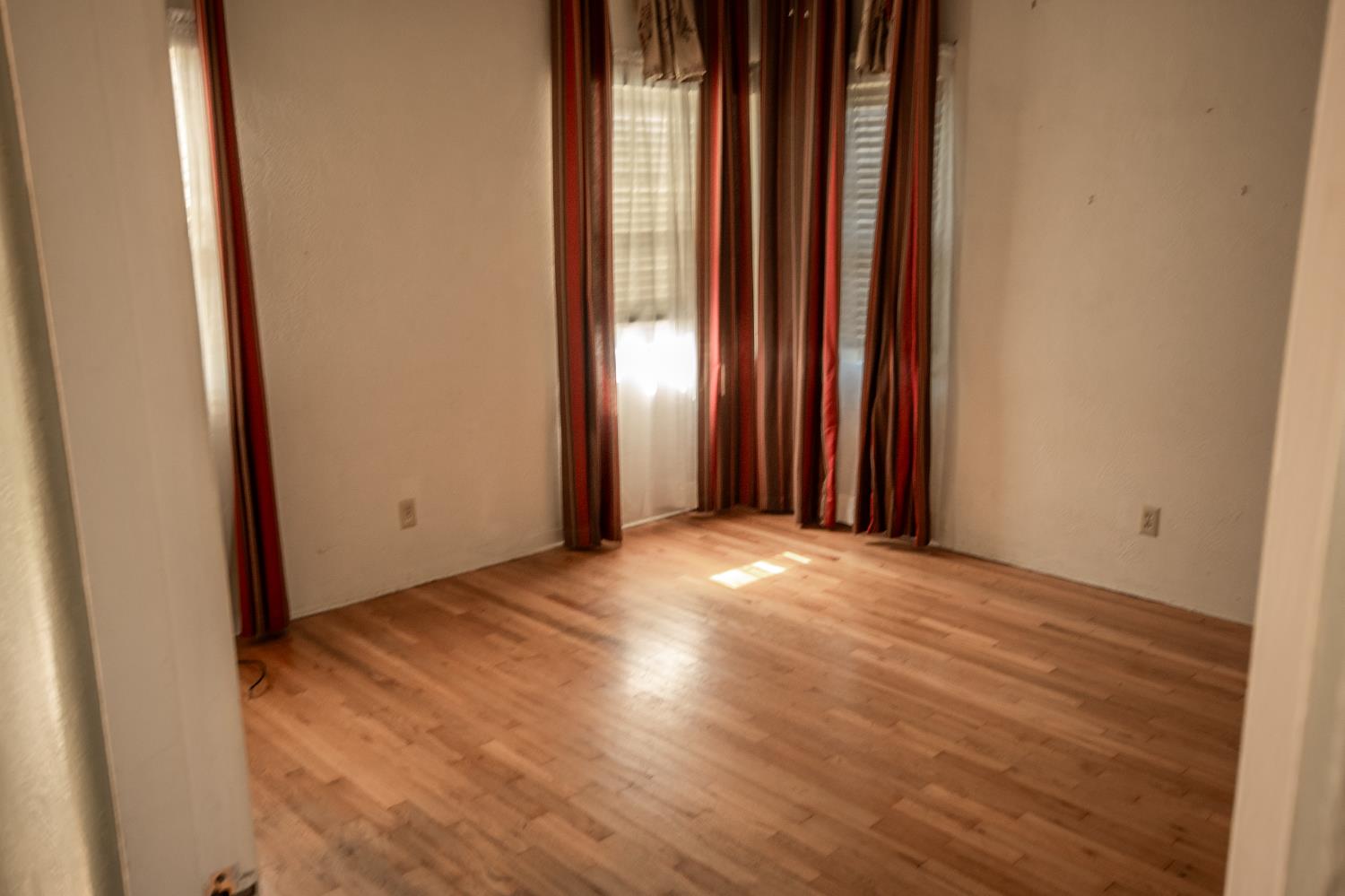 22750 White Ave, Strathmore, CA 93267