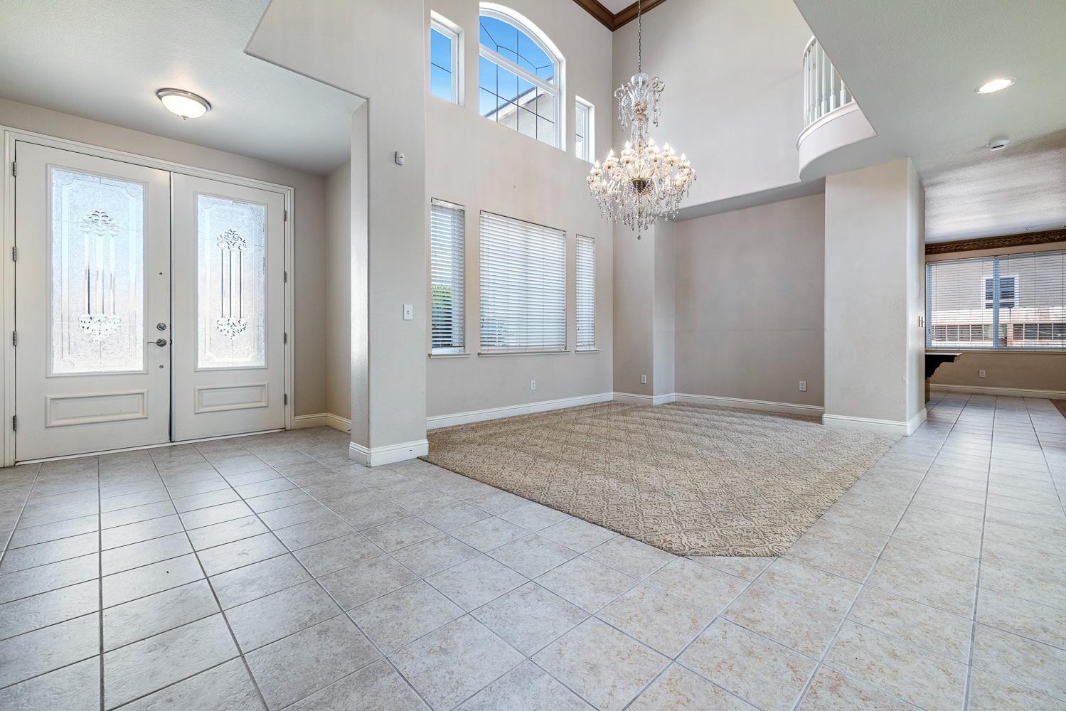 8420 N Ann Ave, Fresno, CA 93720