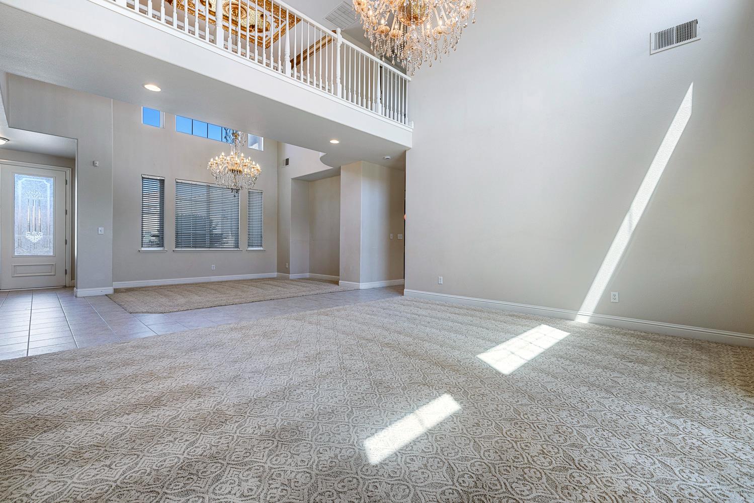 8420 N Ann Ave, Fresno, CA 93720