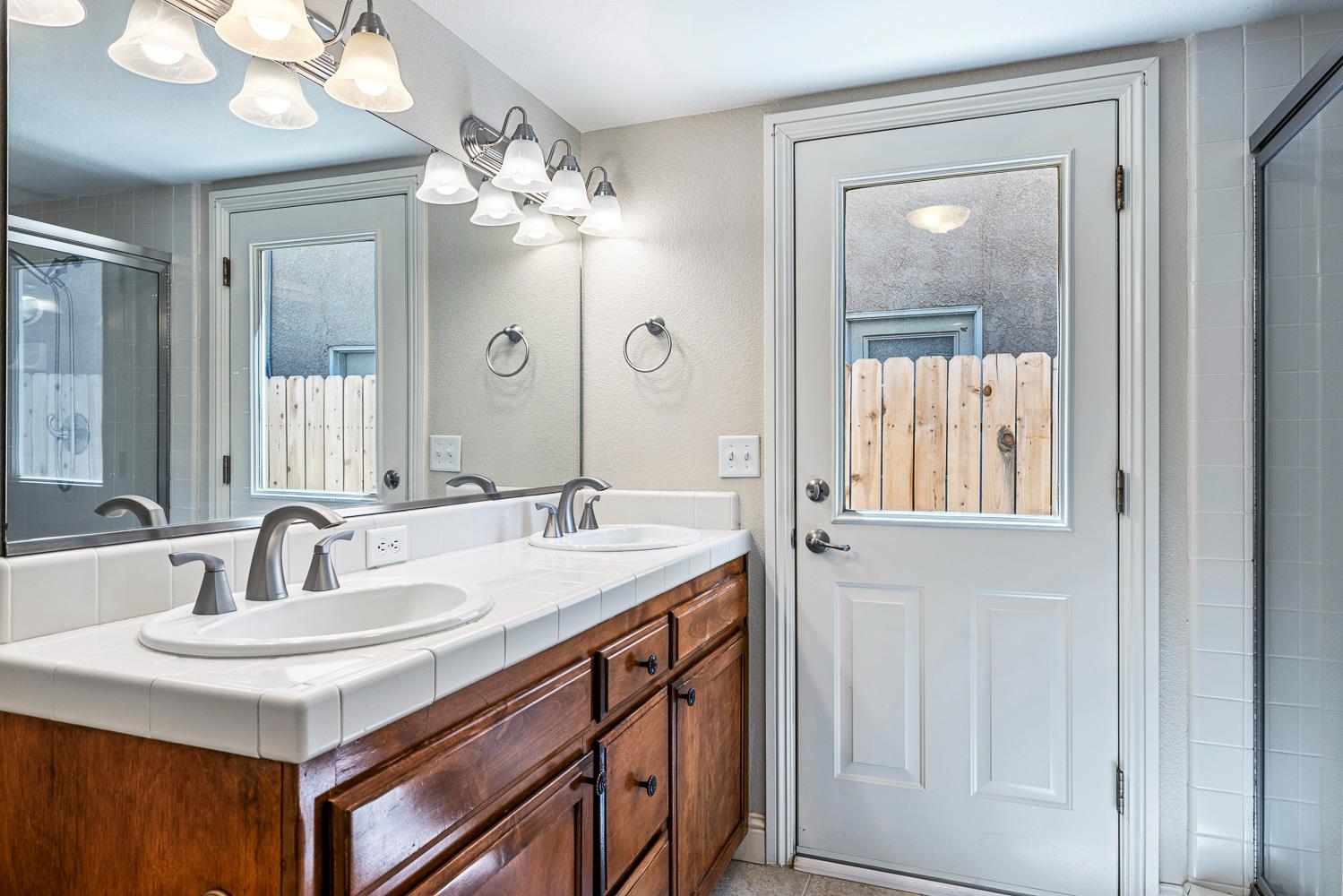 8420 N Ann Ave, Fresno, CA 93720