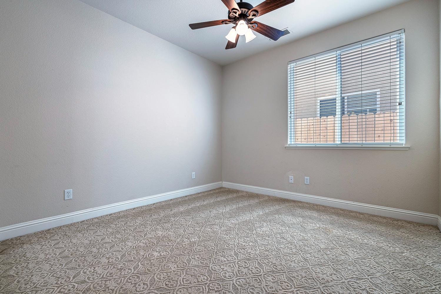 8420 N Ann Ave, Fresno, CA 93720