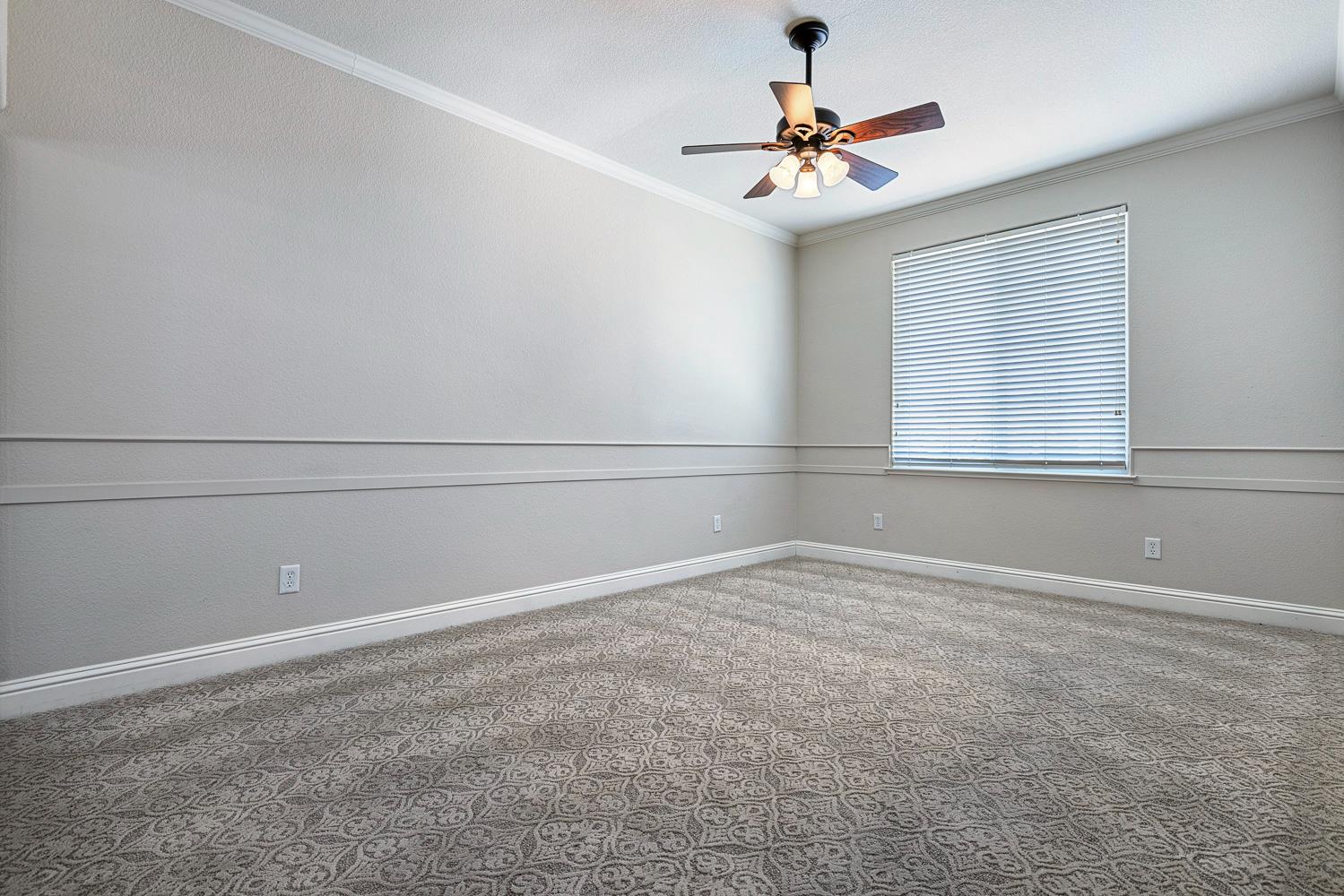 8420 N Ann Ave, Fresno, CA 93720