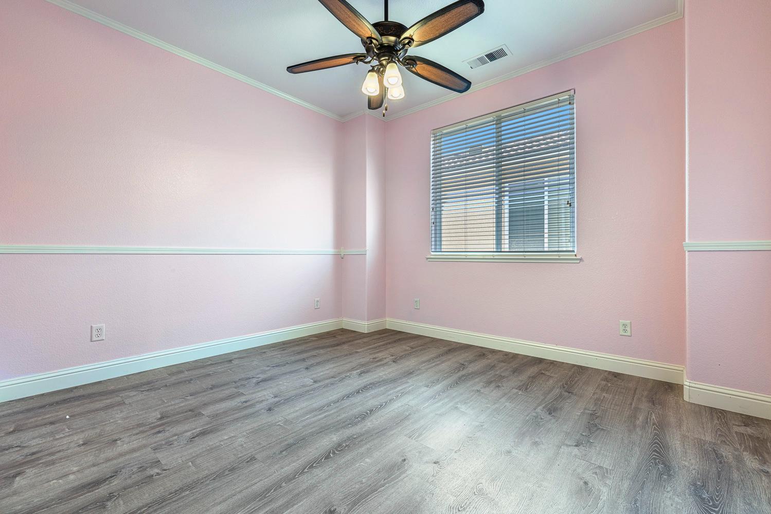 8420 N Ann Ave, Fresno, CA 93720