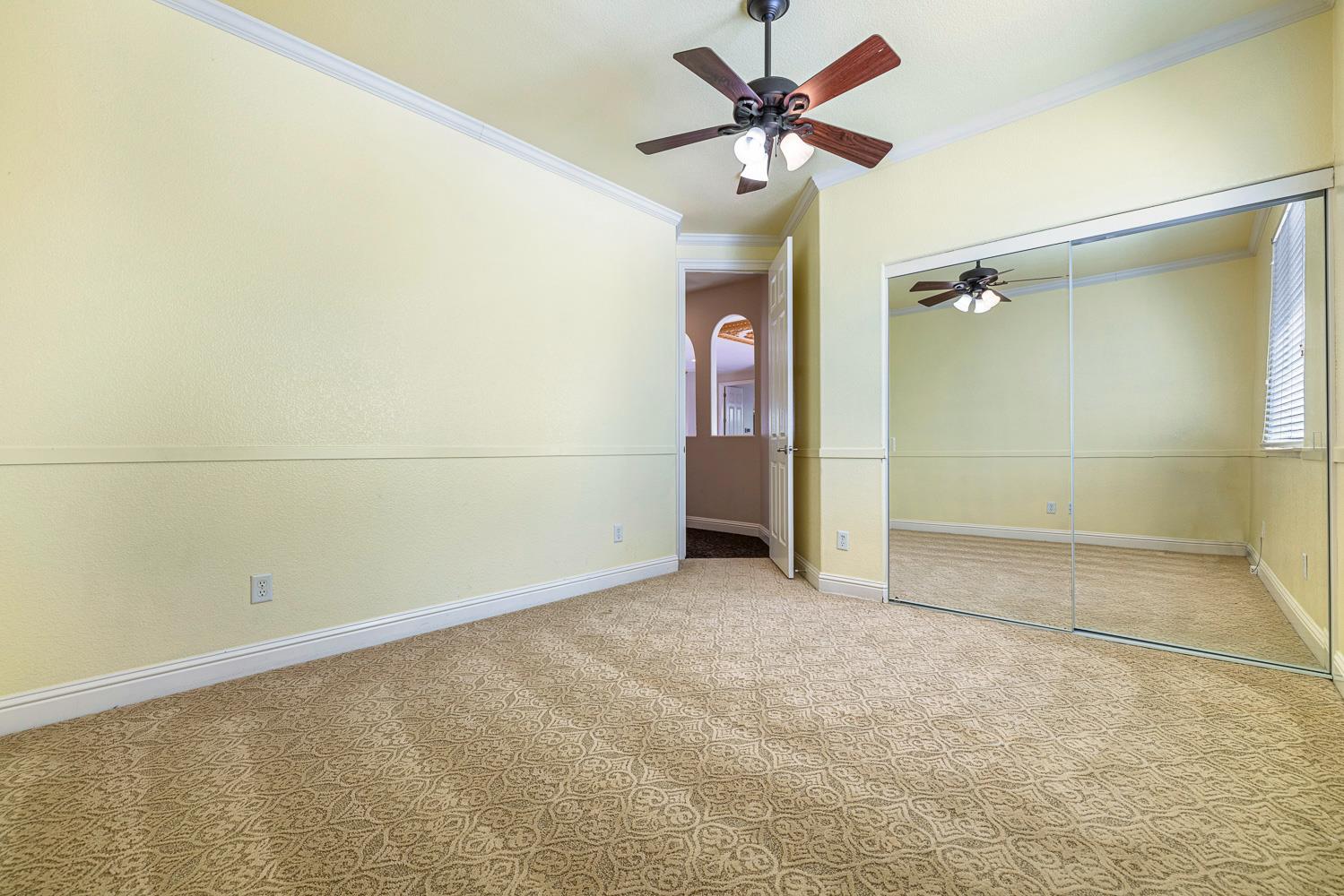 8420 N Ann Ave, Fresno, CA 93720