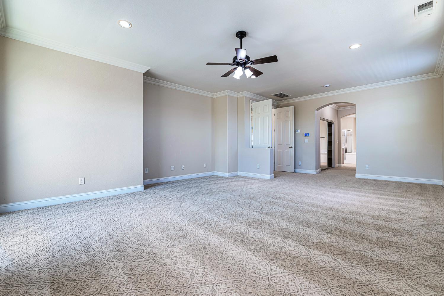 8420 N Ann Ave, Fresno, CA 93720